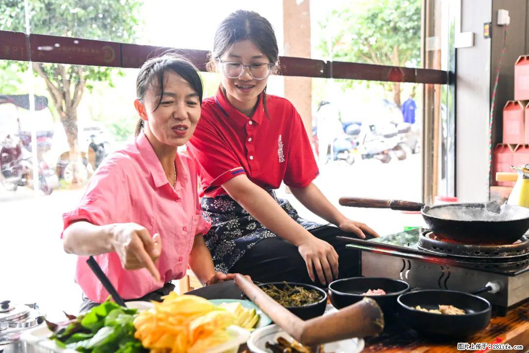 全网追的“扁担女孩”，找了一份暑假工，时薪12元 - 随州生活资讯 - 随州28生活网 suizhou.28life.net
